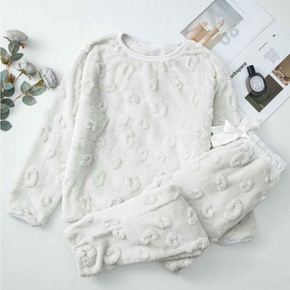 ⭐️Light Grey Leopard Fleece Lounge Set - Picture 5 of 5